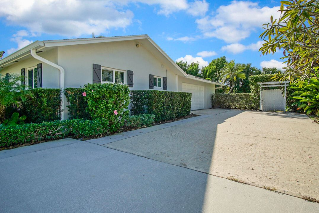 En Venta: $945,000 (3 camas, 2 baños, 1716 Pies cuadrados)