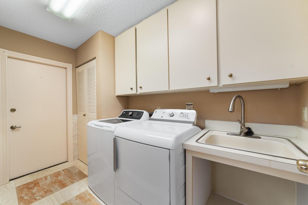 For Sale: $749,000 (3 beds, 2 baths, 2271 Square Feet)