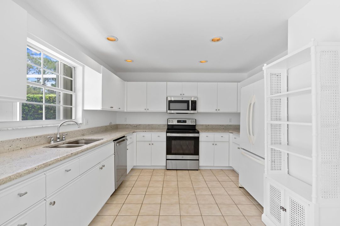 En Venta: $585,000 (2 camas, 2 baños, 1359 Pies cuadrados)