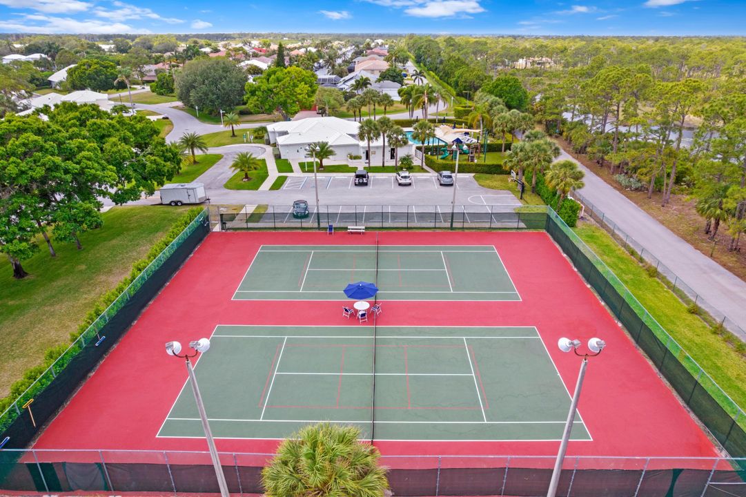 En Venta: $585,000 (2 camas, 2 baños, 1359 Pies cuadrados)