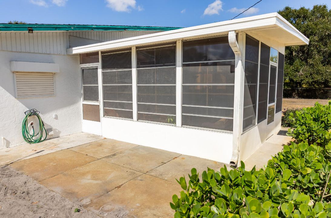 Active With Contract: $230,000 (2 beds, 2 baths, 1158 Square Feet)