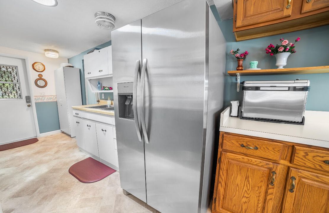 Active With Contract: $230,000 (2 beds, 2 baths, 1158 Square Feet)