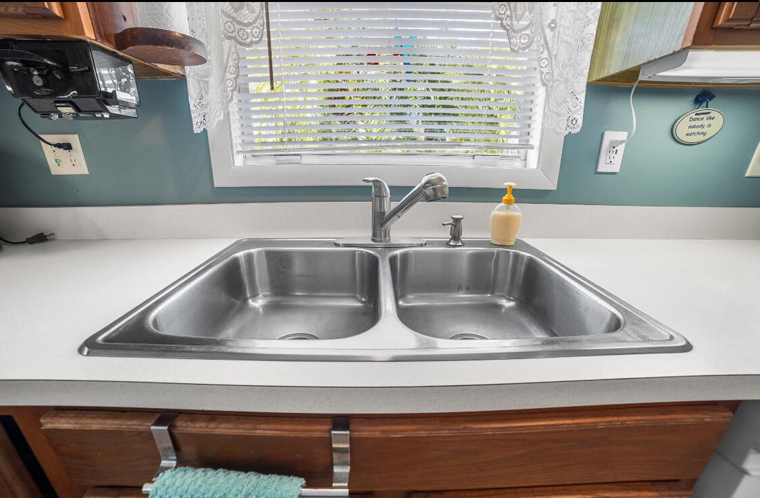 Active With Contract: $230,000 (2 beds, 2 baths, 1158 Square Feet)