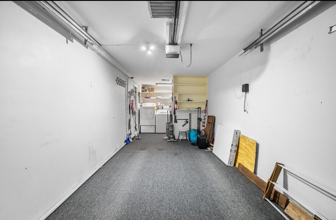 Active With Contract: $230,000 (2 beds, 2 baths, 1158 Square Feet)