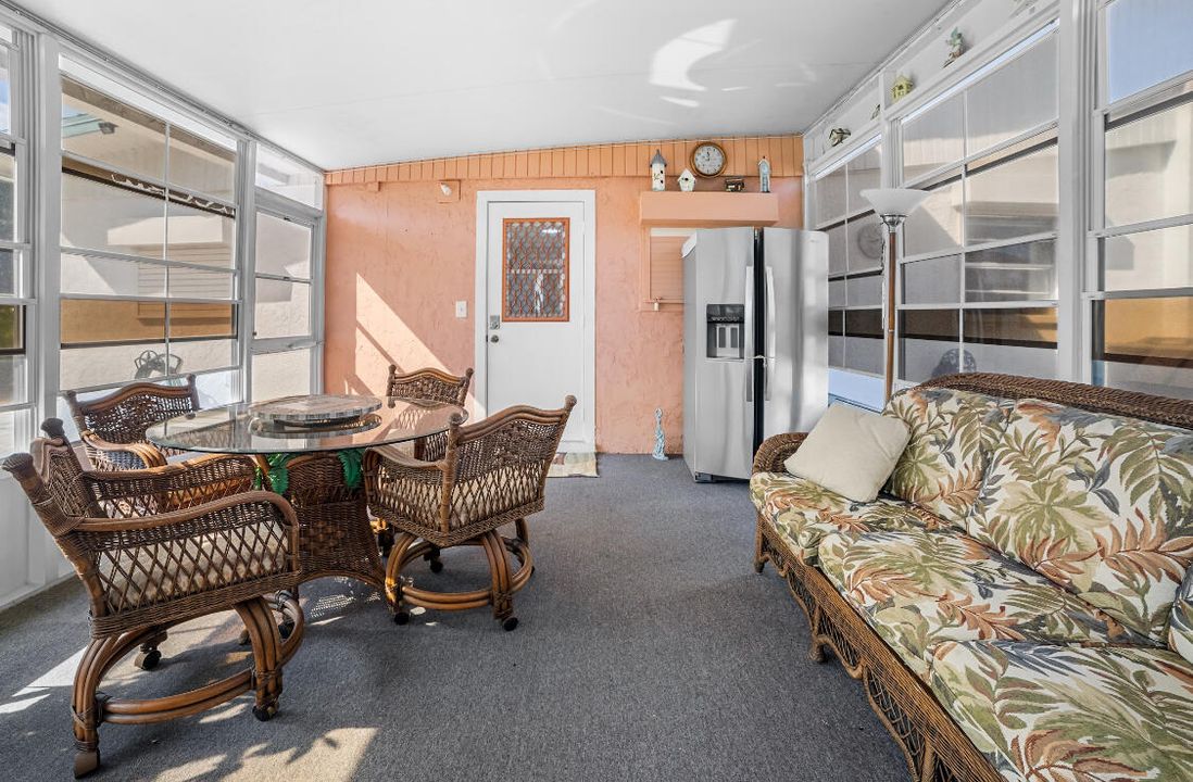 Active With Contract: $230,000 (2 beds, 2 baths, 1158 Square Feet)