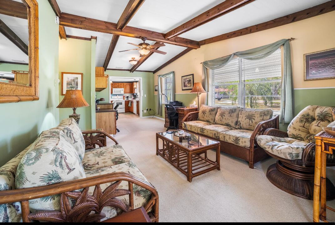 Active With Contract: $230,000 (2 beds, 2 baths, 1158 Square Feet)