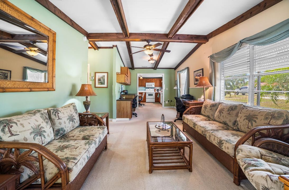 Active With Contract: $230,000 (2 beds, 2 baths, 1158 Square Feet)