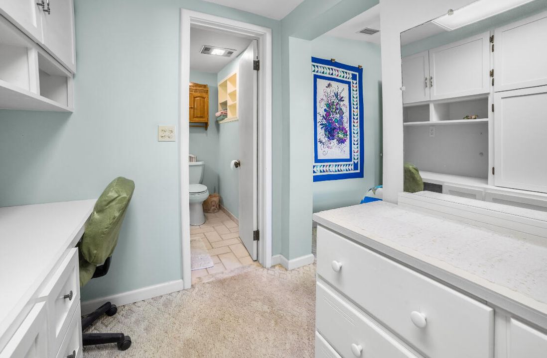 Active With Contract: $230,000 (2 beds, 2 baths, 1158 Square Feet)