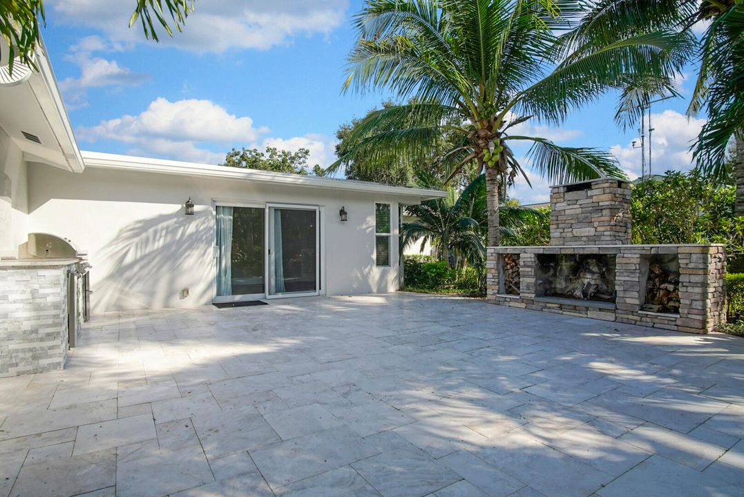 En Venta: $945,000 (3 camas, 2 baños, 1716 Pies cuadrados)