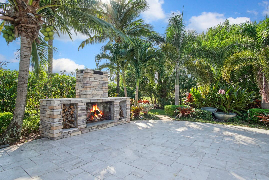 En Venta: $945,000 (3 camas, 2 baños, 1716 Pies cuadrados)