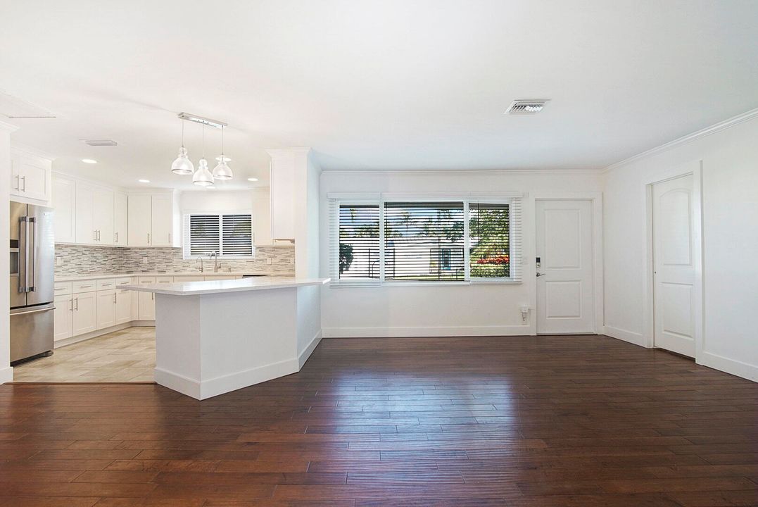 En Venta: $945,000 (3 camas, 2 baños, 1716 Pies cuadrados)