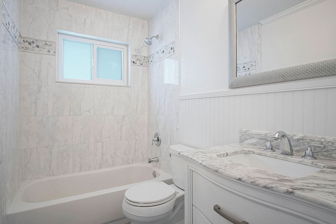 En Venta: $945,000 (3 camas, 2 baños, 1716 Pies cuadrados)