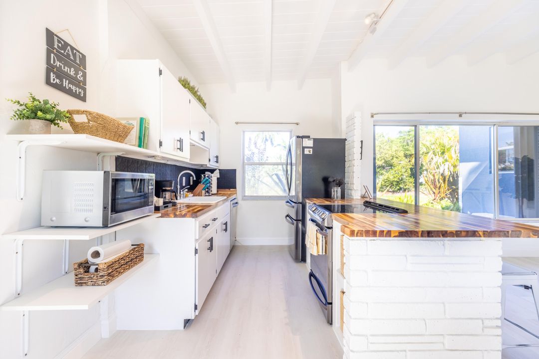 For Rent: $5,300 (3 beds, 2 baths, 1198 Square Feet)