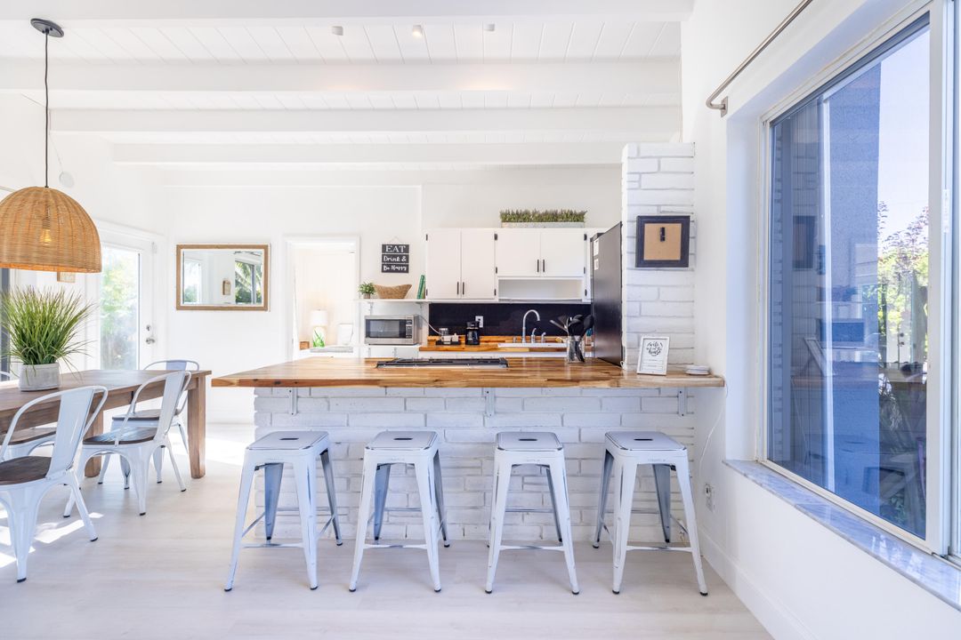 For Rent: $5,300 (3 beds, 2 baths, 1198 Square Feet)