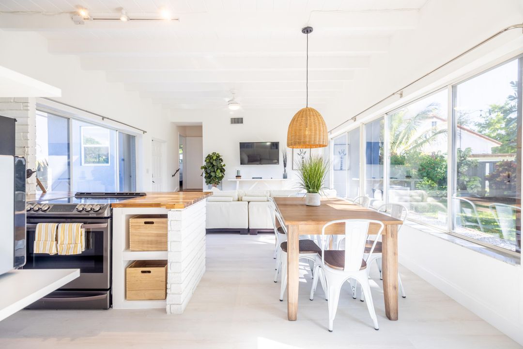 For Rent: $5,300 (3 beds, 2 baths, 1198 Square Feet)