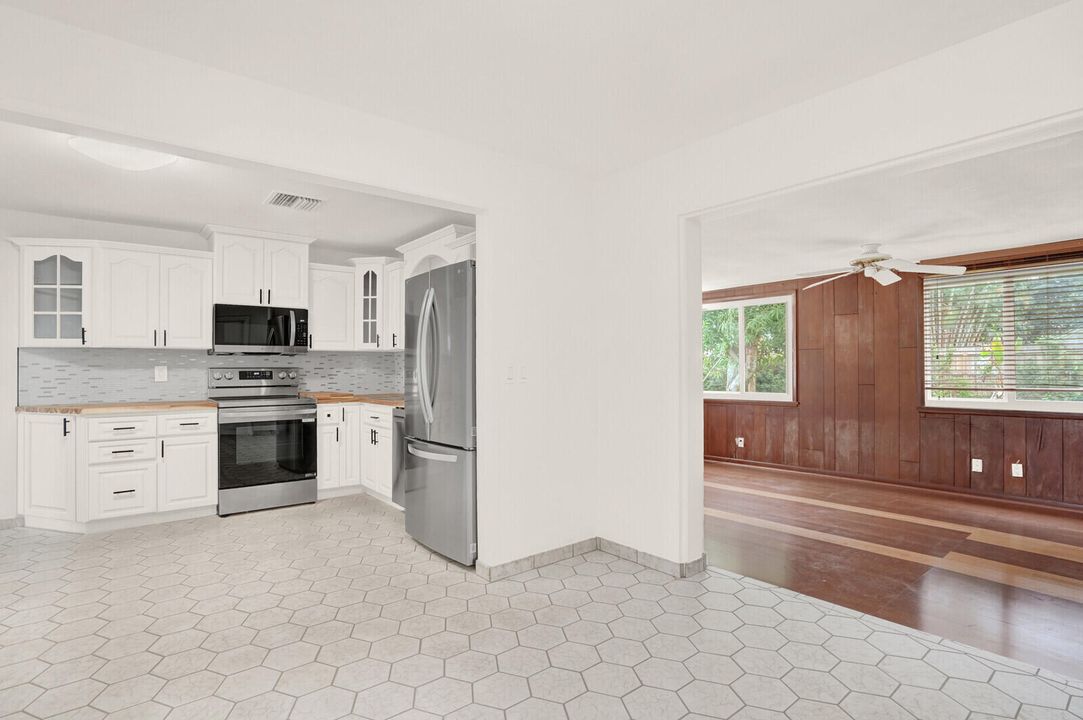 For Sale: $599,000 (4 beds, 2 baths, 1651 Square Feet)