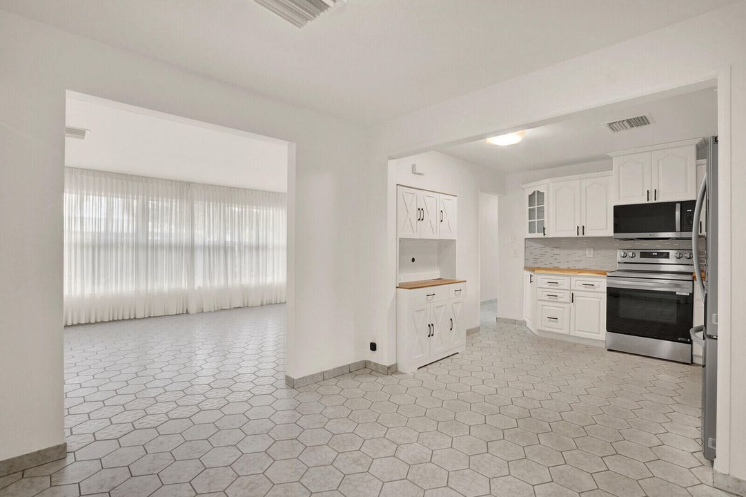 For Sale: $599,000 (4 beds, 2 baths, 1651 Square Feet)