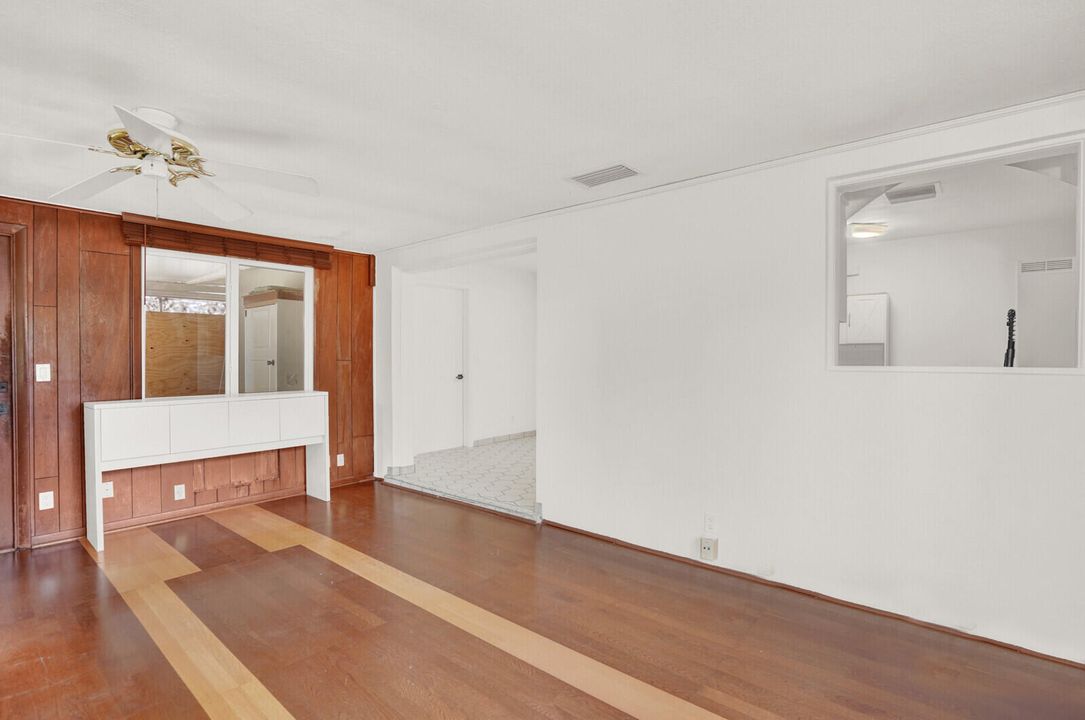 For Sale: $599,000 (4 beds, 2 baths, 1651 Square Feet)