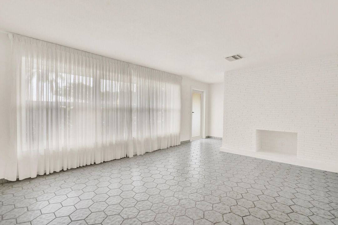 For Sale: $599,000 (4 beds, 2 baths, 1651 Square Feet)