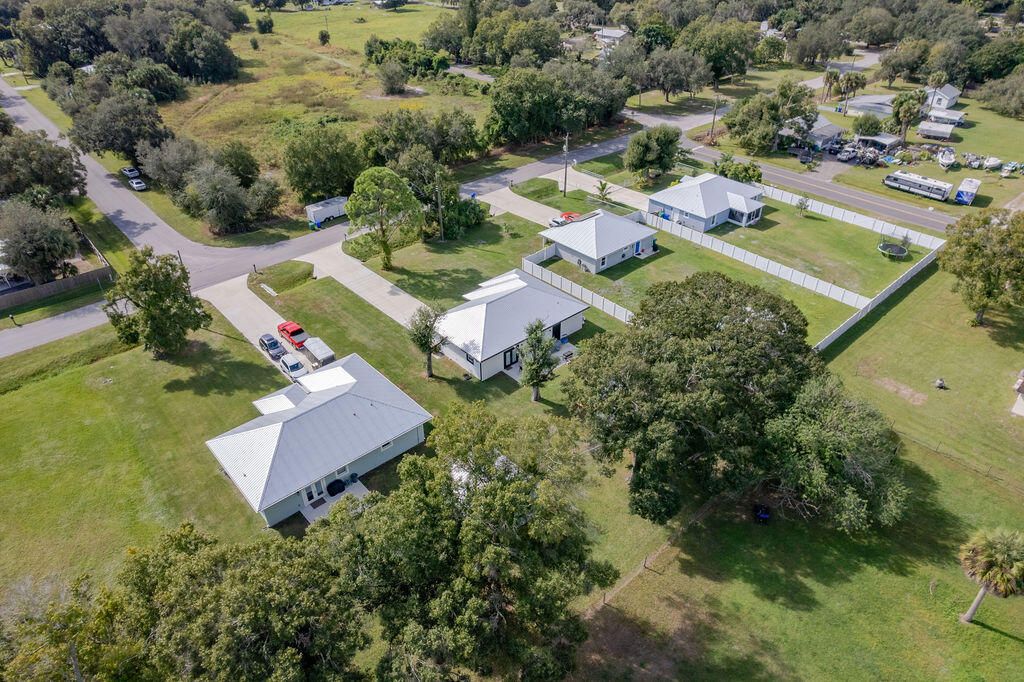 На продажу: $400,000 (3 спален, 2 ванн, 2047 Квадратных фут)