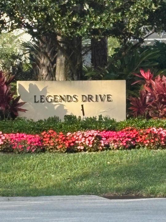 For Sale: $419,000 (2 beds, 2 baths, 2052 Square Feet)