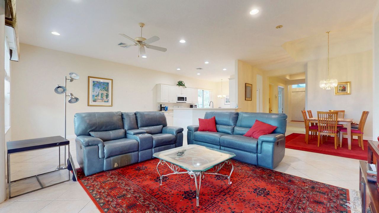 For Sale: $419,000 (2 beds, 2 baths, 2052 Square Feet)