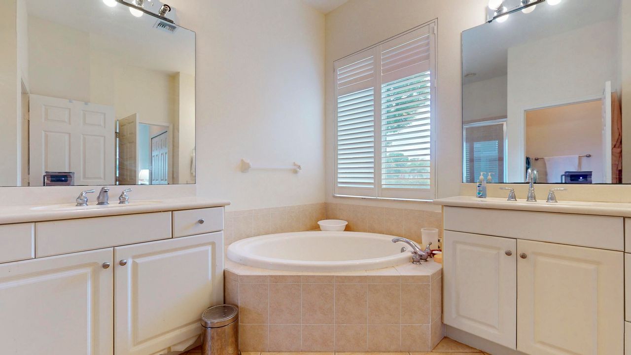 For Sale: $419,000 (2 beds, 2 baths, 2052 Square Feet)