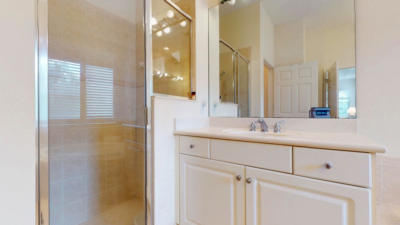 For Sale: $419,000 (2 beds, 2 baths, 2052 Square Feet)