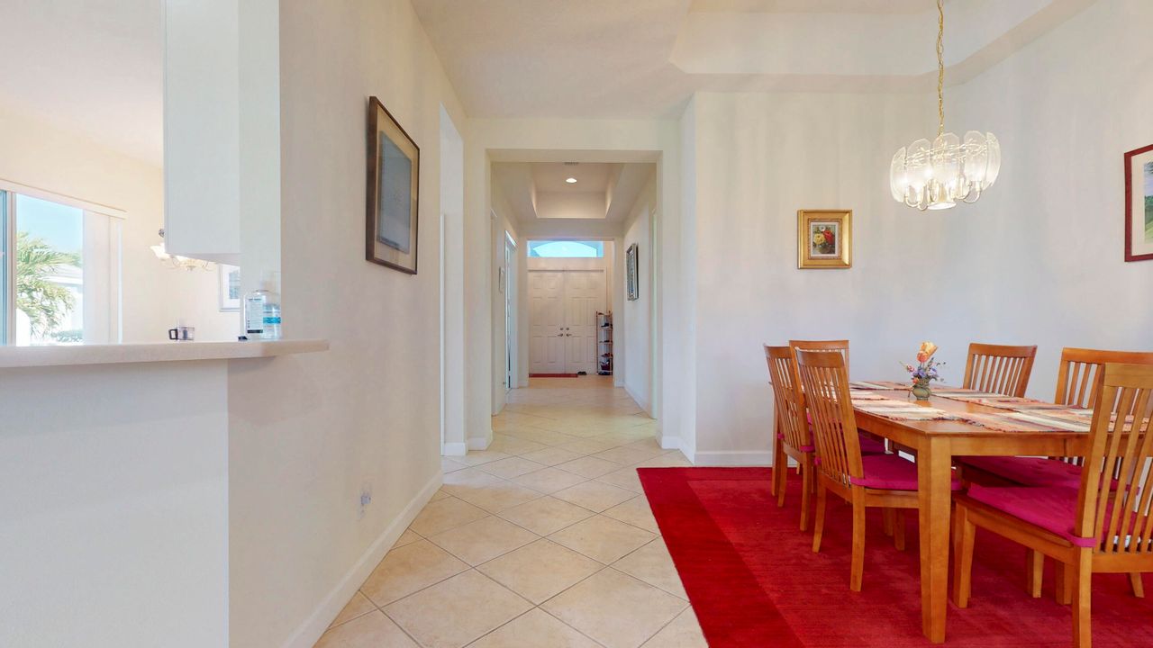 For Sale: $419,000 (2 beds, 2 baths, 2052 Square Feet)