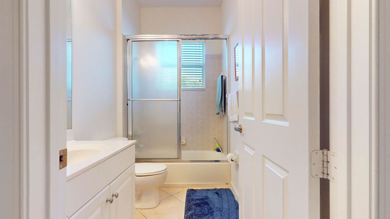 For Sale: $419,000 (2 beds, 2 baths, 2052 Square Feet)