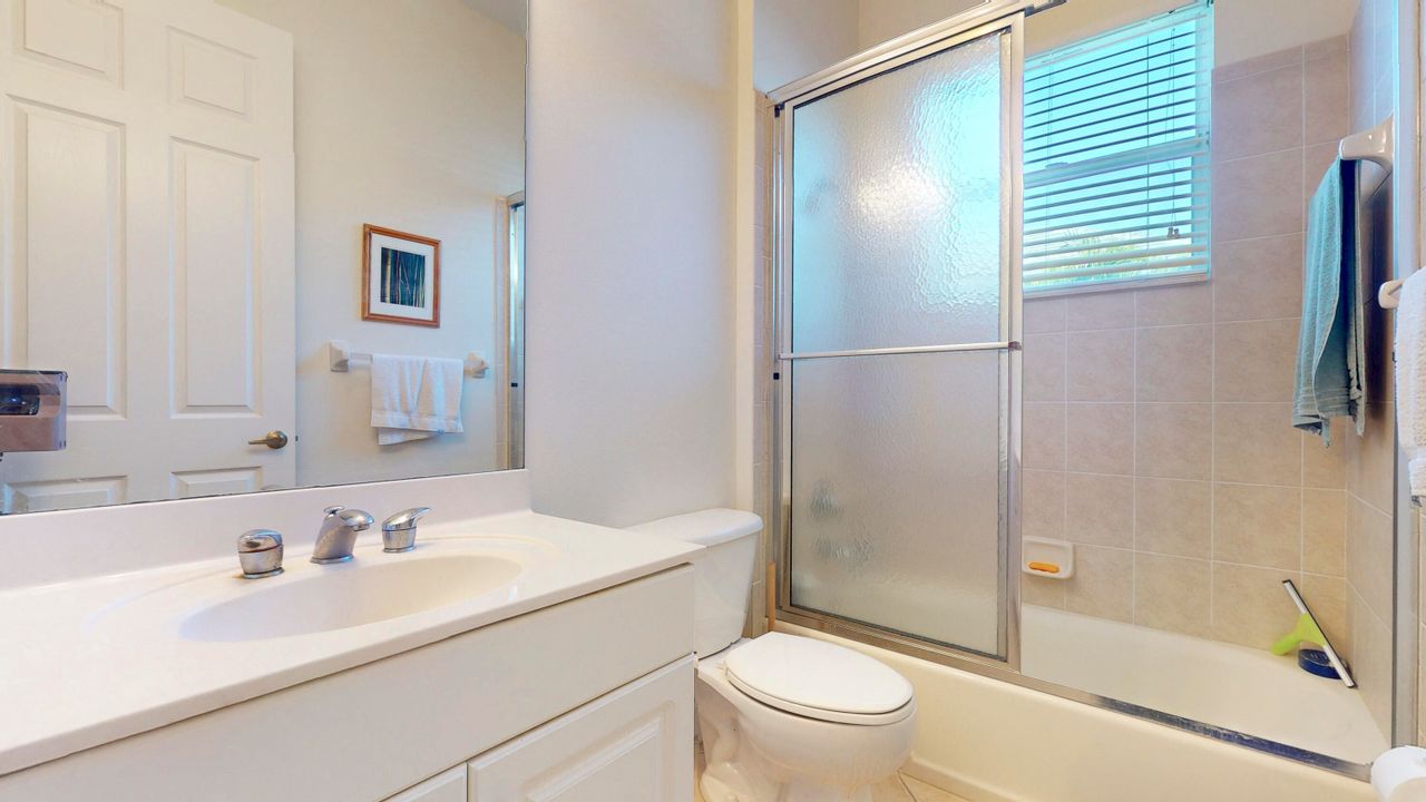 For Sale: $419,000 (2 beds, 2 baths, 2052 Square Feet)