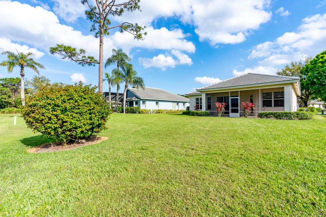 For Sale: $419,000 (2 beds, 2 baths, 2052 Square Feet)