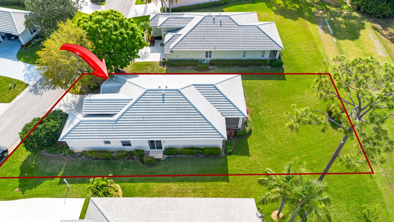 For Sale: $419,000 (2 beds, 2 baths, 2052 Square Feet)