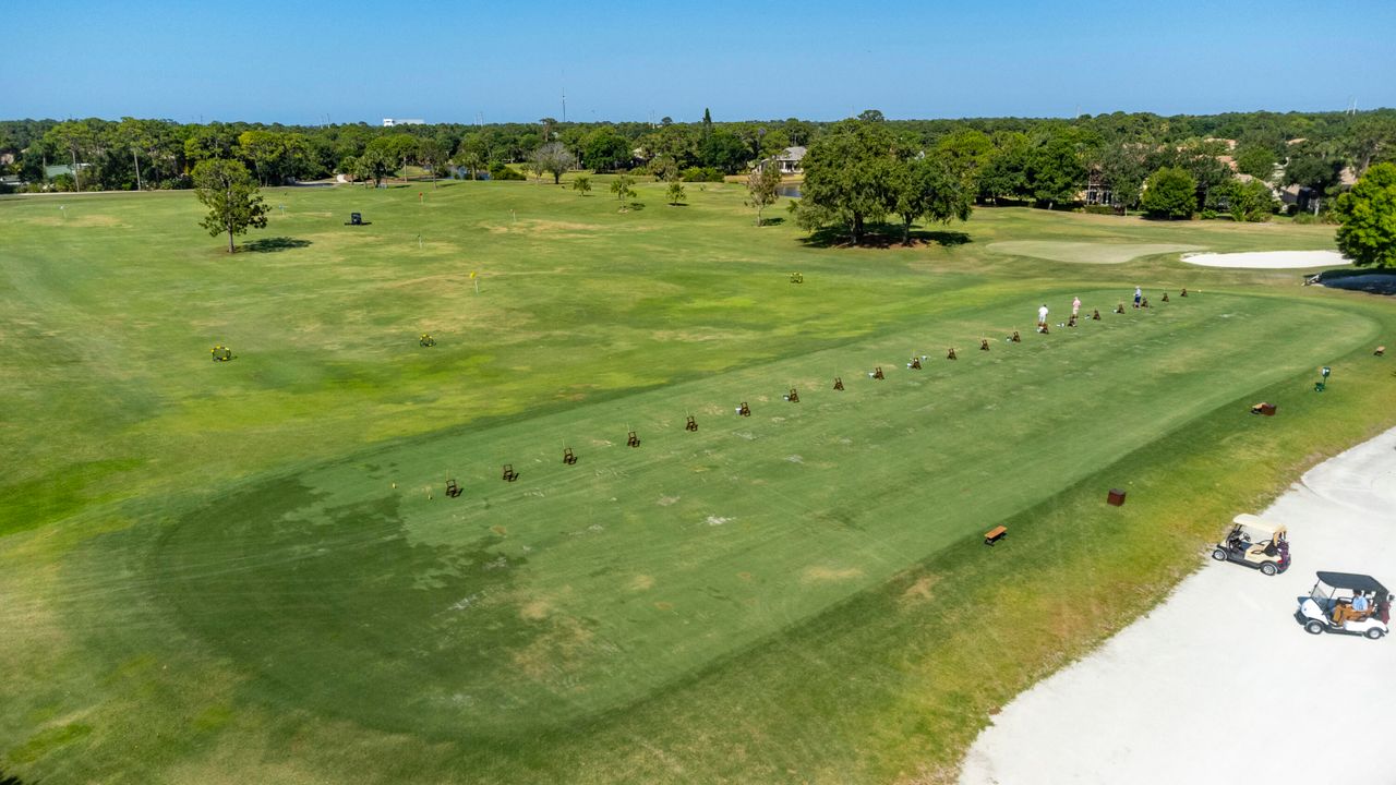 For Sale: $419,000 (2 beds, 2 baths, 2052 Square Feet)