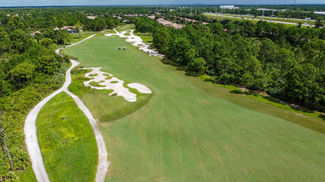 For Sale: $419,000 (2 beds, 2 baths, 2052 Square Feet)