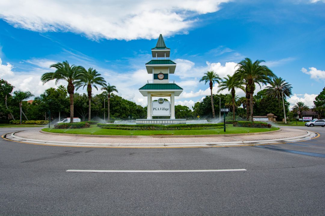 For Sale: $419,000 (2 beds, 2 baths, 2052 Square Feet)