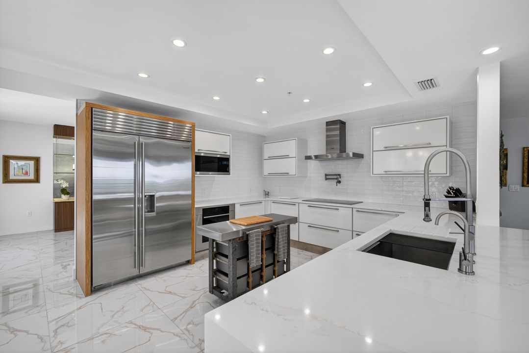 En Venta: $3,945,000 (3 camas, 3 baños, 3295 Pies cuadrados)