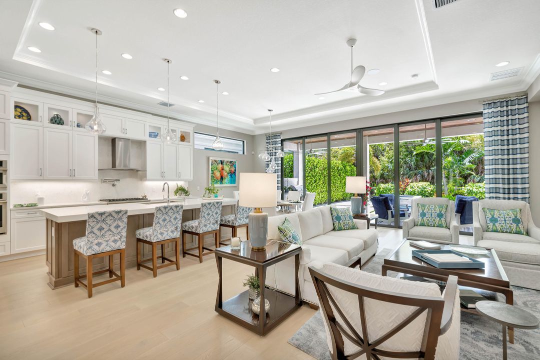 Под контрактом: $3,500,000 (4 спален, 4 ванн, 3918 Квадратных фут)