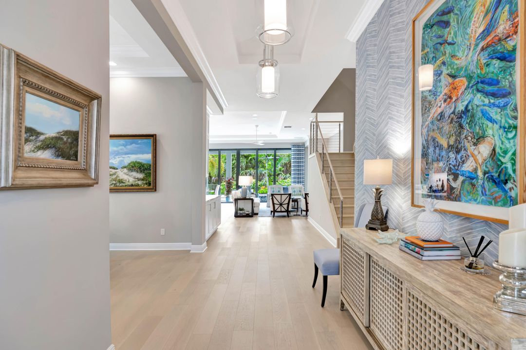 Под контрактом: $3,500,000 (4 спален, 4 ванн, 3918 Квадратных фут)