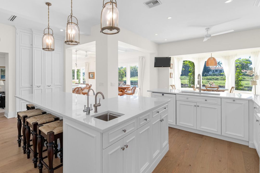 For Sale: $6,975,000 (6 beds, 6 baths, 7844 Square Feet)