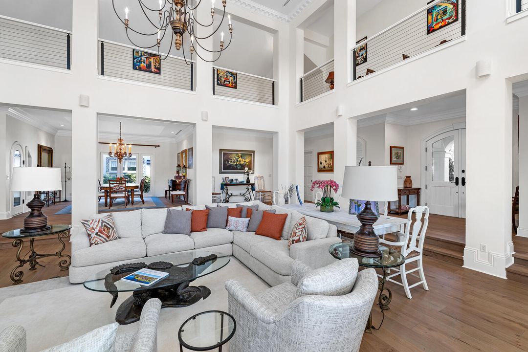 For Sale: $6,975,000 (6 beds, 6 baths, 7844 Square Feet)