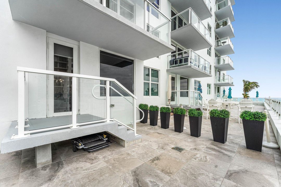 For Sale: $499,900 (1 beds, 1 baths, 1008 Square Feet)