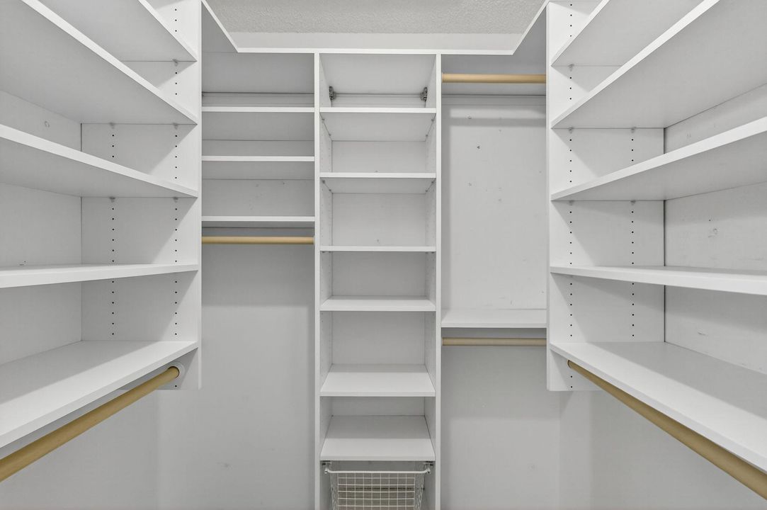 待售: $329,000 (2 贝兹, 2 浴室, 1306 平方英尺)