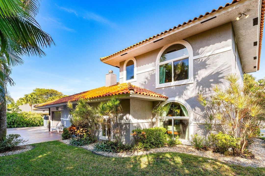 En Venta: $2,375,000 (3 camas, 3 baños, 2122 Pies cuadrados)