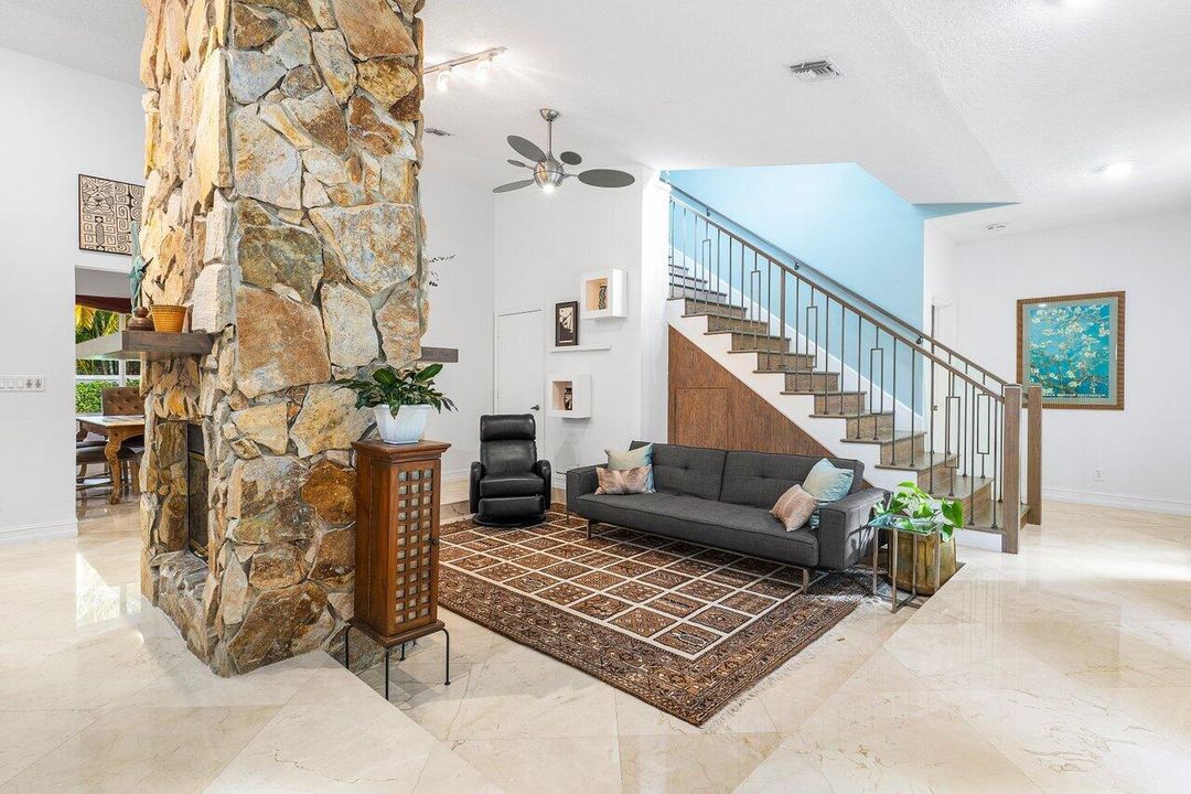 En Venta: $2,375,000 (3 camas, 3 baños, 2122 Pies cuadrados)