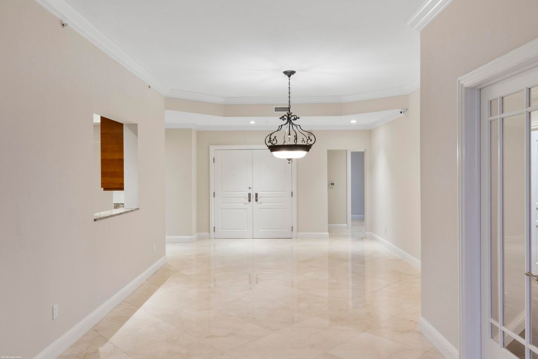 En Venta: $2,499,000 (3 camas, 3 baños, 2801 Pies cuadrados)