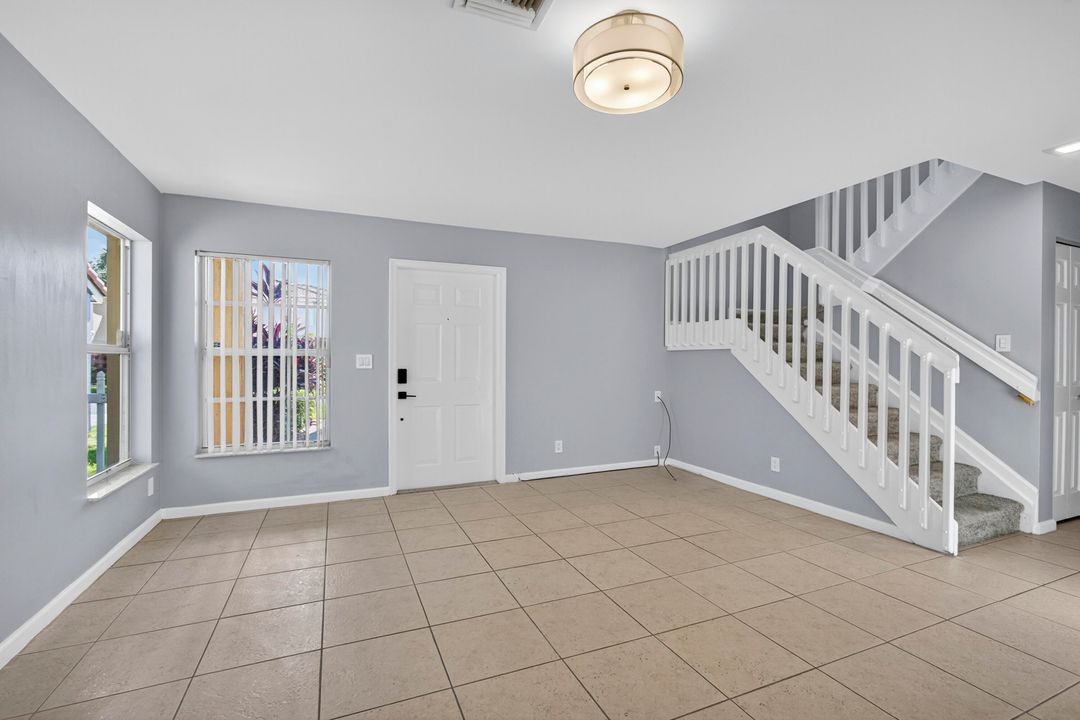 For Sale: $485,000 (3 beds, 2 baths, 2004 Square Feet)