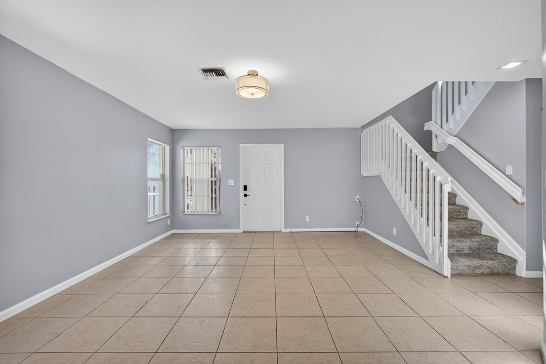 For Sale: $485,000 (3 beds, 2 baths, 2004 Square Feet)