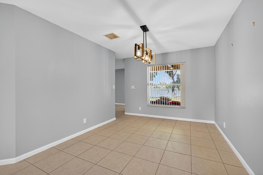 For Sale: $485,000 (3 beds, 2 baths, 2004 Square Feet)