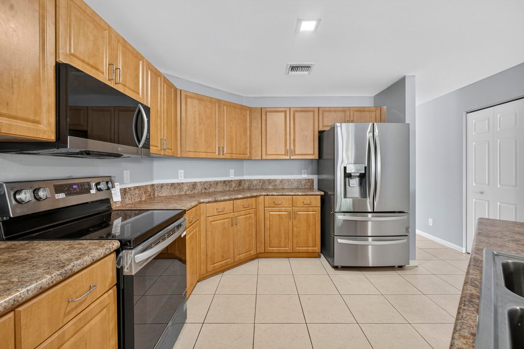 For Sale: $485,000 (3 beds, 2 baths, 2004 Square Feet)